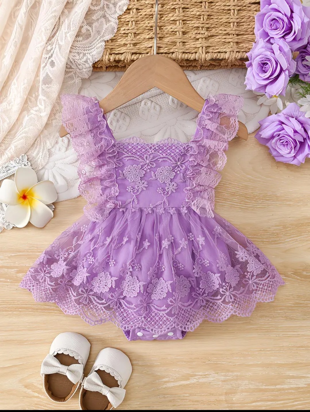 Vestido morado encaje