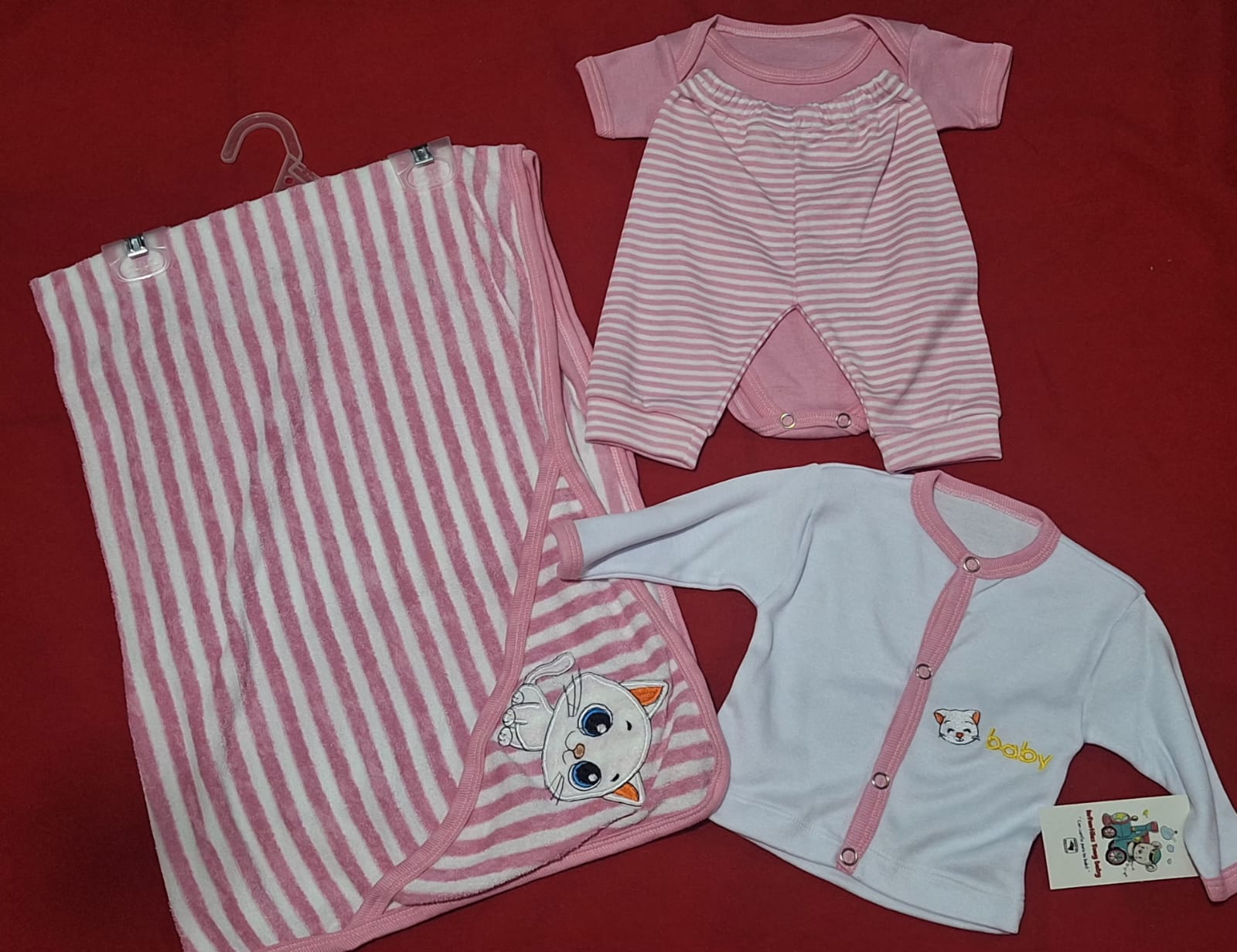 SET 4 PIEZAS TOALLITA 6M